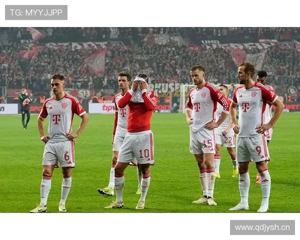 拜仁更衣室矛盾传闻持续增多,对球队赛季表现与稳定性构成考验 拜仁更衣室矛盾传闻持续增多,对球队赛季表现与稳定性构成考验