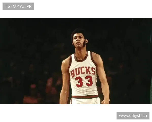 卡里姆·阿布杜尔-贾巴尔高效低位背打助湖人夺多项荣誉